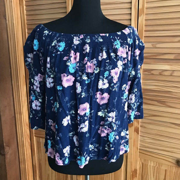 a.n.a Tops - 4 for $20 🌻a.n.a off the shoulder top
